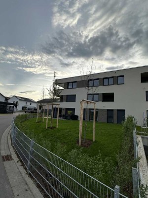 Exklusive Neubau-Erdgeschosswohnung mit großem Garten und Luxus Einbauküche