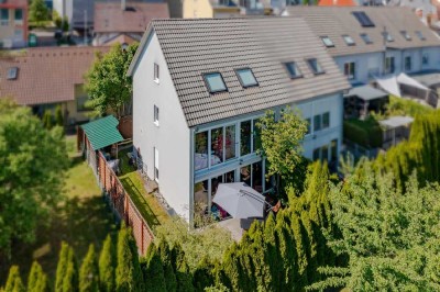 Gefragt, modern & hell! Doppelhaushälfte in sensationeller Innenstadtlage
