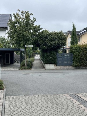 Beneidenswert...ist diese Wohnlage...hier wohnt man gerne