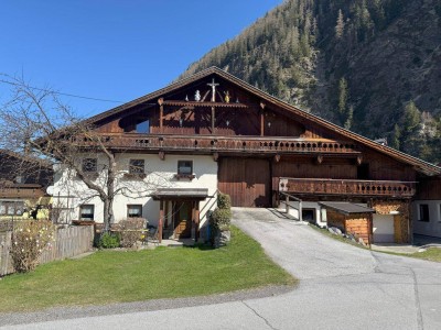 !Preisreduktion!– Historisches Bauernhaus mit vielen Möglichkeiten in Längenfeld!