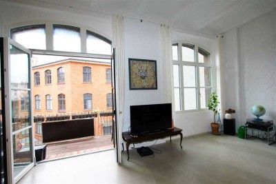 Möblierte Loft Wohnung mit Wintergarten und Balkon am Arkonaplatz!