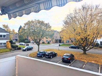 MG-Pongs: Vollständig renoviert! 4 Zimmer mit Balkon in ruhiger Lage