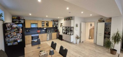 Schöne 3-Zimmer-Souterrain-Wohnung mit kleiner Terrasse und EBK in Netphen