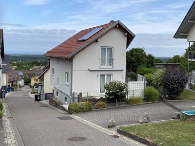 Gepflegtes 5-Zimmer-Einfamilienhaus mit geh. Innenausstattung in Malsch