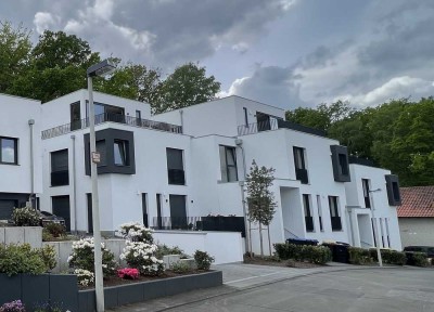 4-Zimmer Maisonette  Penthouse-Wohnung mit Einbauküche, Ankleide und Dachterrasse