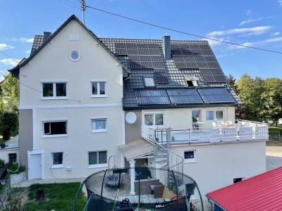 Freundliches WG-Zimmer + Ankleidezimmer mit Gemeinschaftsbereich, Balkon & Garten