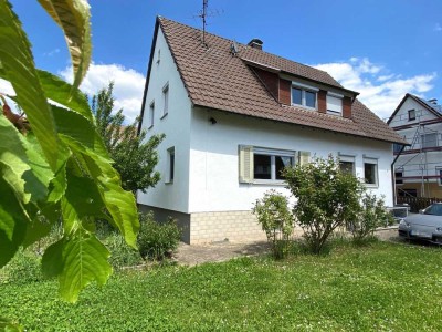 Idyllisches 1 bis 2-Familienhaus im Grünen mit Garten und Garage -  ruhige Lage und gute Anbindung