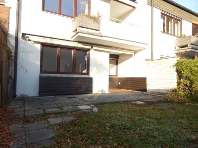 2 Zimmer Erdgeschoss Garten- Mietwohnung in Freilassing, Ortsteil Hofham. Frei ab sofort.