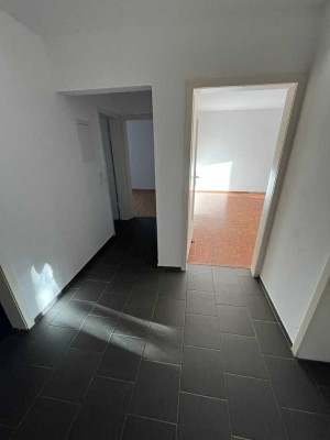 Ab sofort bezugsfertige 3 Raumwohnung am Zanger Berg