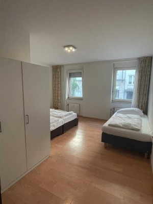 Zentrale 3-Zimmer-Erdgeschosswohnung mit Balkon und Garten in Düsseldorf-Stadtmitte
