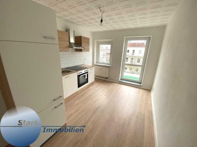 Stark! Neu renovierte 1,5 Raum Wohnung mit Balkon und EBK!