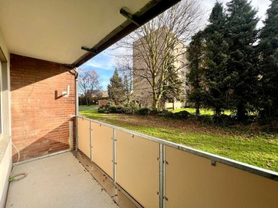 Lichtdurchflutete Erdgeschosswohnung mit Balkon