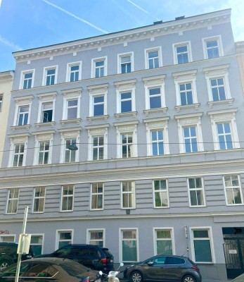 59m² Altbauwohnung: 2 Zimmer, Einbauküche &amp; Aufzug für 279.000 €