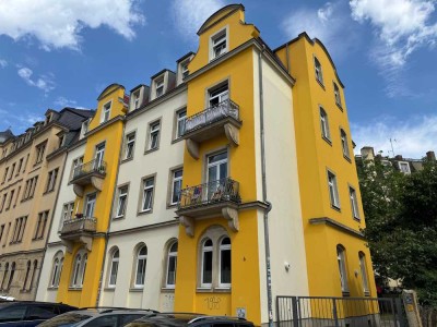 Altbauperle im Herzen der Stadt – Stilvolle Drei-Zimmer-Wohnung mit Balkon
