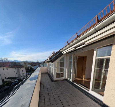 *reserviert* Dachterrassenwohnung zentral, ruhig und sonnig mit Bergblick