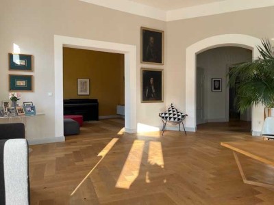 Heller sanierter Altbau - 5-Zimmer-Wohnung in Bestlage