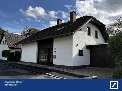 Großzügiges, freistehendes Einfamilienhaus – Frisch renoviert und bereit für den Einzug!