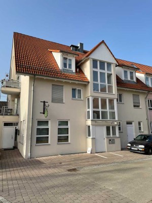 Stilvolle Maisonette-Wohnung mit offenen Kamin in Schlaitdorf