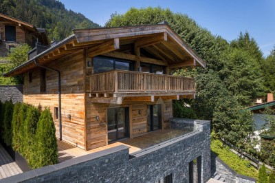 Neubau: Altholz-Chalets in Aussichtslage in Kitzbühel