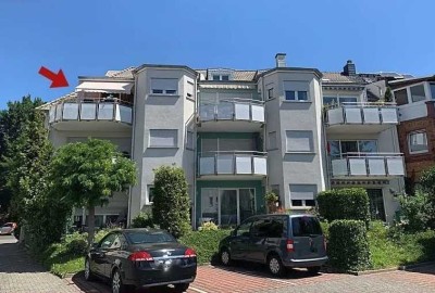 OHNE MAKLER! Helle, super gelegene renovierte 3-Raum-DG-Wohnung mit Balkon in Hanau