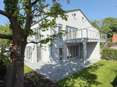 Wunderschöne 3-Zi.-Maisonette-Wohnung mit Küche & Einbauten