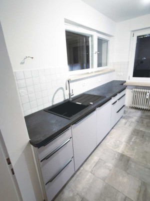 Elegante 3-Zimmer Wohnung mit Balkon im 6. OG in Augsburg-Herrenbach