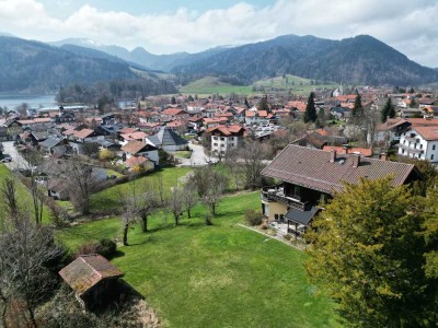 Bester Seeblick von Schliersee:
Ihr Traumhaus zur Anmietung bis April 2028
- Einmaliges Grundstück