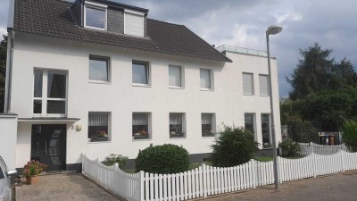 Moderne 4-Zimmer-Wohnung mit Balkon, Einbauküche & Stellplatz – Nähe Ratingen Innenstadt