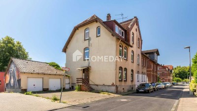 MFH mit 3 Wohneinheiten, 2 Garagen und ca. 160 Quadratmetern Wohnfläche