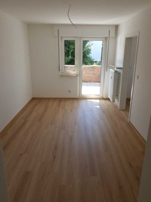 Erstbezug nach Modernisierung einer 3ZKBB EG-Wohnung mit neuer Einbauküche in Bürstadt