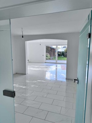 Exklusive Erdgeschosswohnung im 2.-Fam. Haus - Einzugsbereit in HA-Garenfeld !