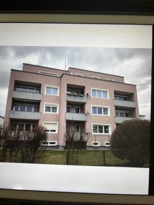 Landau Bahnhofsnähe, voll renovierte 2-Zi-Wohnung im 1.OGmit Balkon in Landau an der Isar