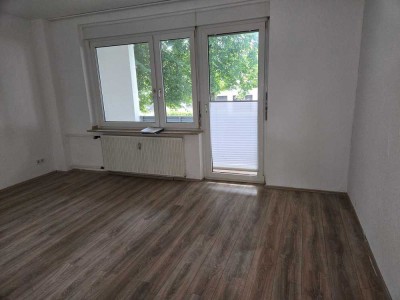 Helle 4-Zimmer-Wohnung in Mönchengladbach mit Balkon