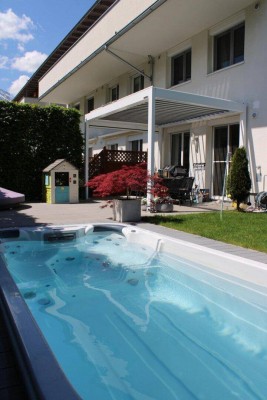 HAPPY FAMILY! ECK-REIHENHAUS MIT POOL!