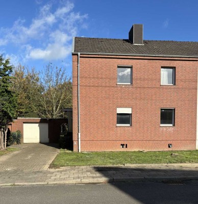 Doppelhaushälfte mit Garage und Stallung