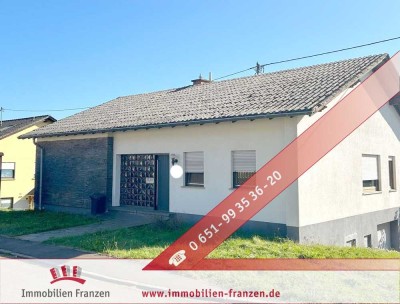 Ebenerdiges Wohnen mit zusätzlichem Komfort: Haus mit Keller, Balkon und Garten!