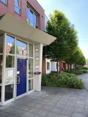 Seniorengerechte und sanierte 2-Raum-Wohnung mit Balkon und Einbauküche in Nordhorn