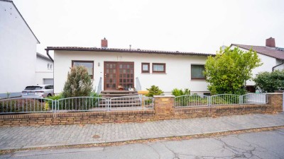 *Provisionsfrei* Charmanter Bungalow mit Doppelgarage und Potenzial für Einliegerwohnung in GG Nord