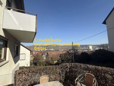 4-Zi.-Whg. im EG mit ca. 135 m² Garten- & Terrassenfläche, Stellplatz, schöne Lage