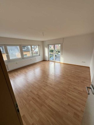 Erftstadt Kierdorf: Wohnung mit 3 Zimmern und Balkon