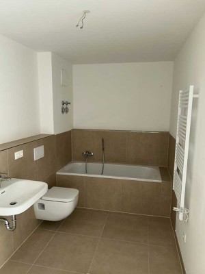 Stilvolle 4-Zimmer-Erdgeschosswohnung mit gehobener Innenausstattung mit Balkon in Eiselfing