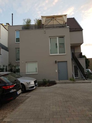 Exklusive Maisonette-Wohnung mit geh. Innenausstattung mit Balkon und EBK in Mainz-Kastel