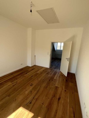 Exklusive 1,5-Raum-DG-Wohnung mit gehobener Innenausstattung in Köln Mülheim