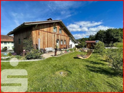 Gepflegtes Wohnhaus mit drei Einheiten in 94556 Neuschönau