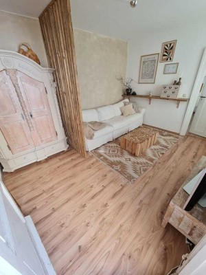Exklusive 2-Zimmer-Wohnung mit Balkon und hochwertiger EBK+ neuw. Bad in der Augsburger Innenstadt