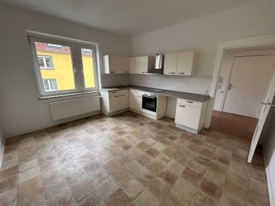 Die Einbauküche ist bereits vorhanden! Helle 2-Zimmer-Wohnung sucht Sie!