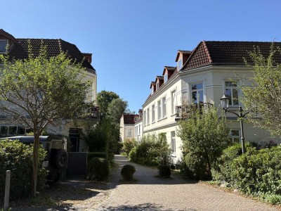 Zwischen Park und Elbe: 3-Zimmer-Wohnung im denkmalgeschützten Kutscherhaus