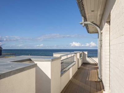 Wohnen in Bestlage: Traumvilla mit unvergleichlichem Panoramablick aufs Meer
