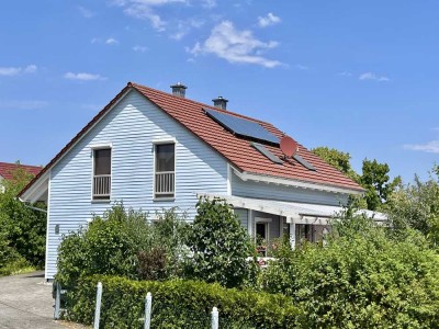 Traumhaftes Einfamilienhaus mit großem Garten + Veranda in ruhiger Siedlung