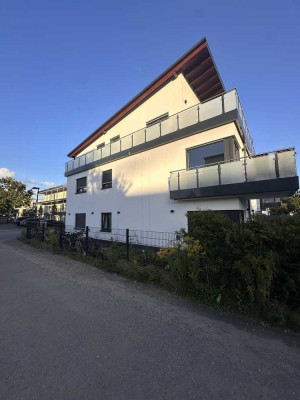 Erstbezug nach Sanierung mit Balkon: freundliche 2-Zimmer-Wohnung in Offenbach
